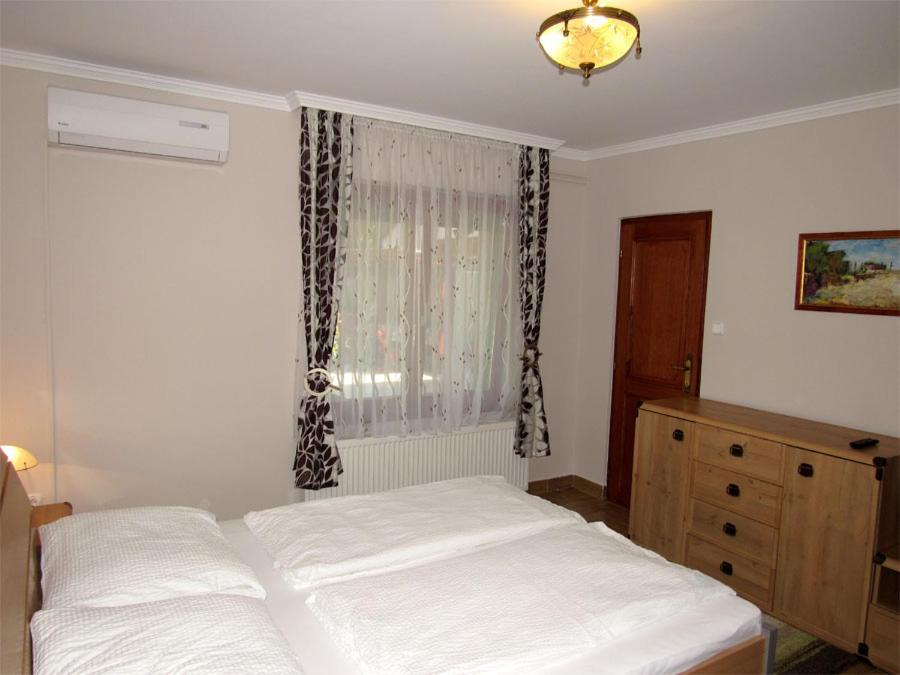 فيلا Szegfu Apartman Hajdúszoboszló المظهر الخارجي الصورة