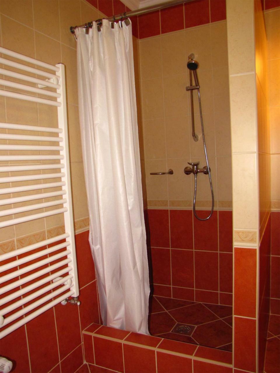 فيلا Szegfu Apartman Hajdúszoboszló المظهر الخارجي الصورة