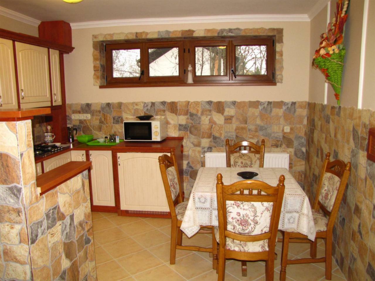 فيلا Szegfu Apartman Hajdúszoboszló المظهر الخارجي الصورة
