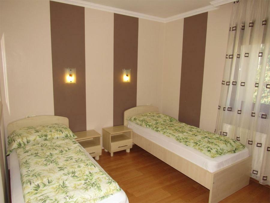 فيلا Szegfu Apartman Hajdúszoboszló المظهر الخارجي الصورة